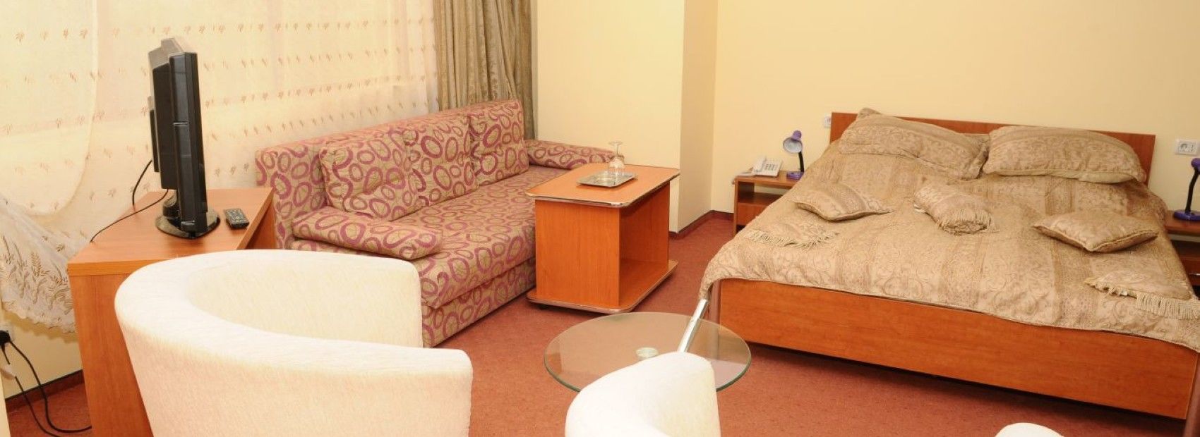 Hotel Flormang Крайова Экстерьер фото