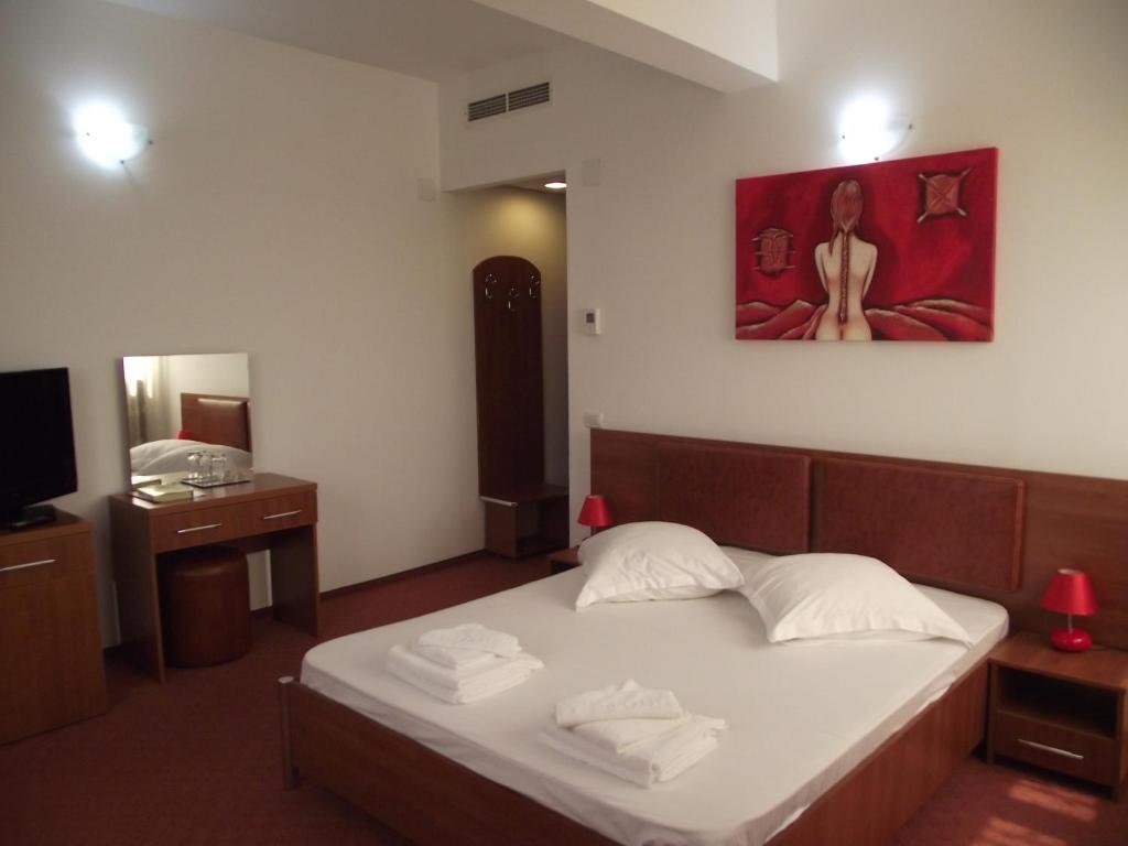 Hotel Flormang Крайова Номер фото